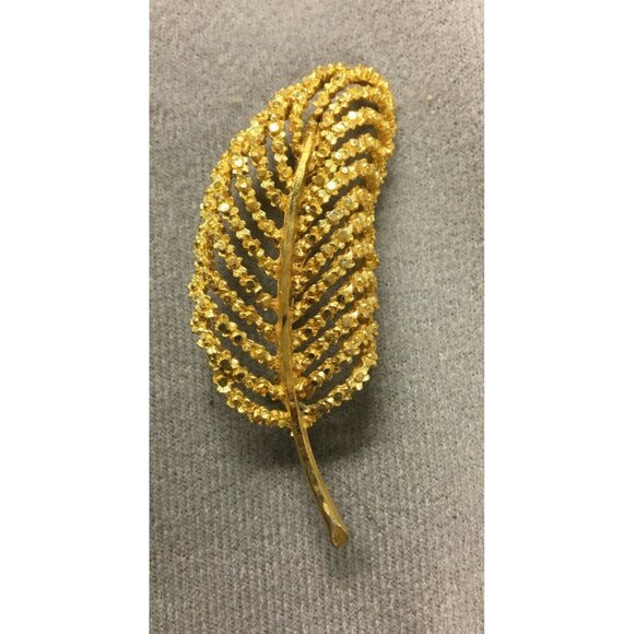 BSK Brooch Leaf Filigree Textured finish Gold-tone 3 " x 1" - Picture 5 of 7